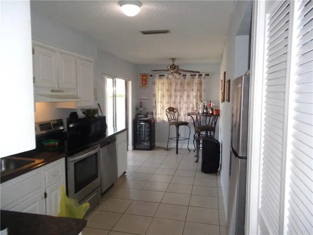 9571 Sunset Strip Sunrise FL 33322