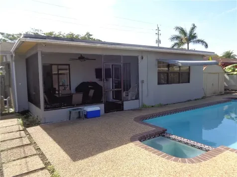 9571 Sunset Strip Sunrise FL 33322