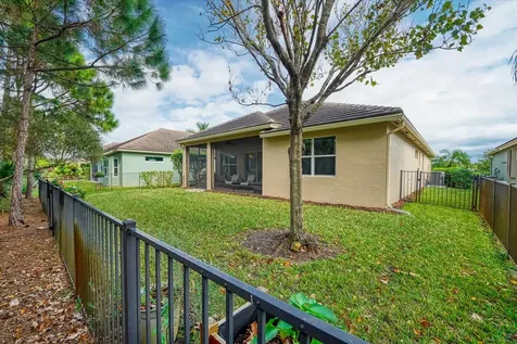 235 11th Square SW Vero Beach FL 32962