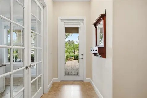 235 11th Square SW Vero Beach FL 32962