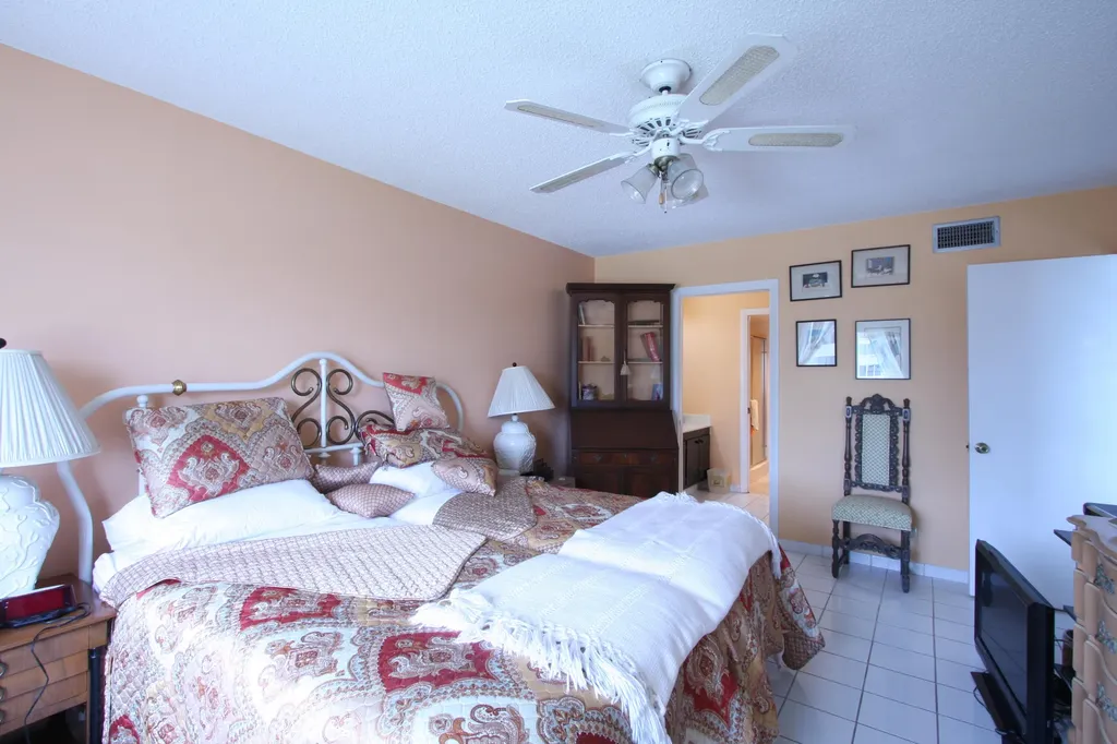 6768 N 10th Avenue N Lake Worth FL 33467