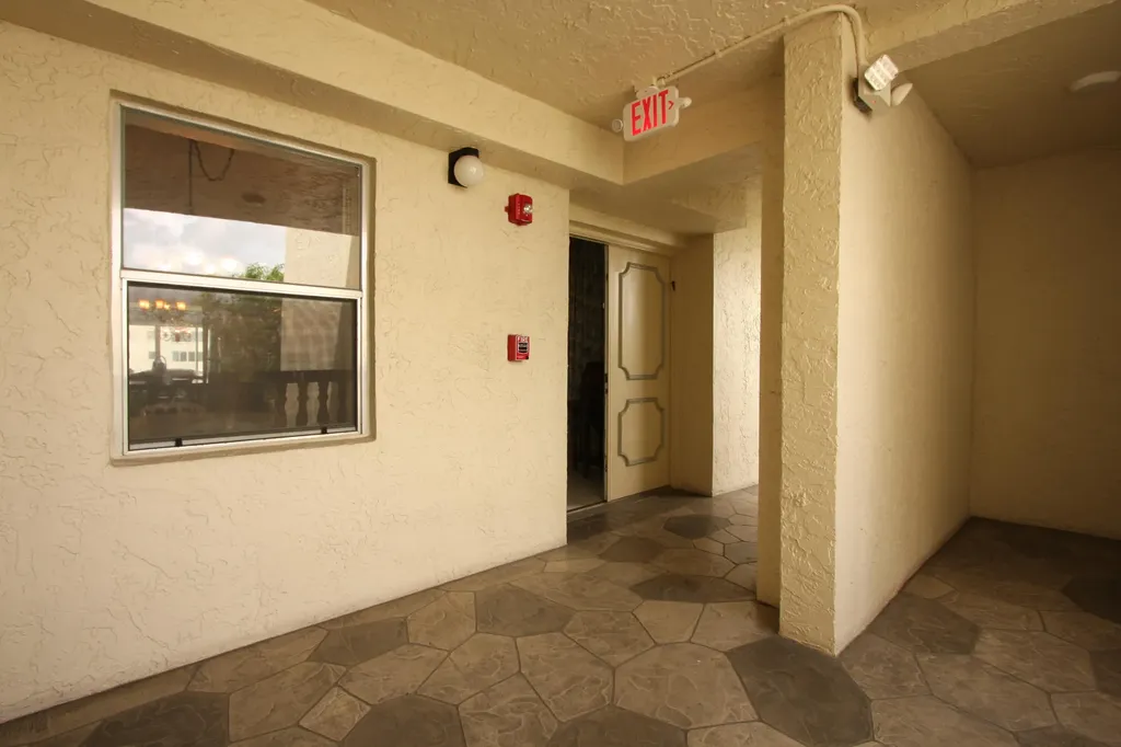 6768 N 10th Avenue N Lake Worth FL 33467