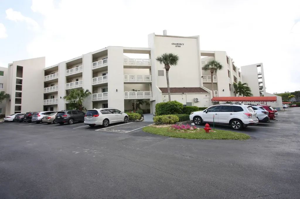 6768 N 10th Avenue N Lake Worth FL 33467