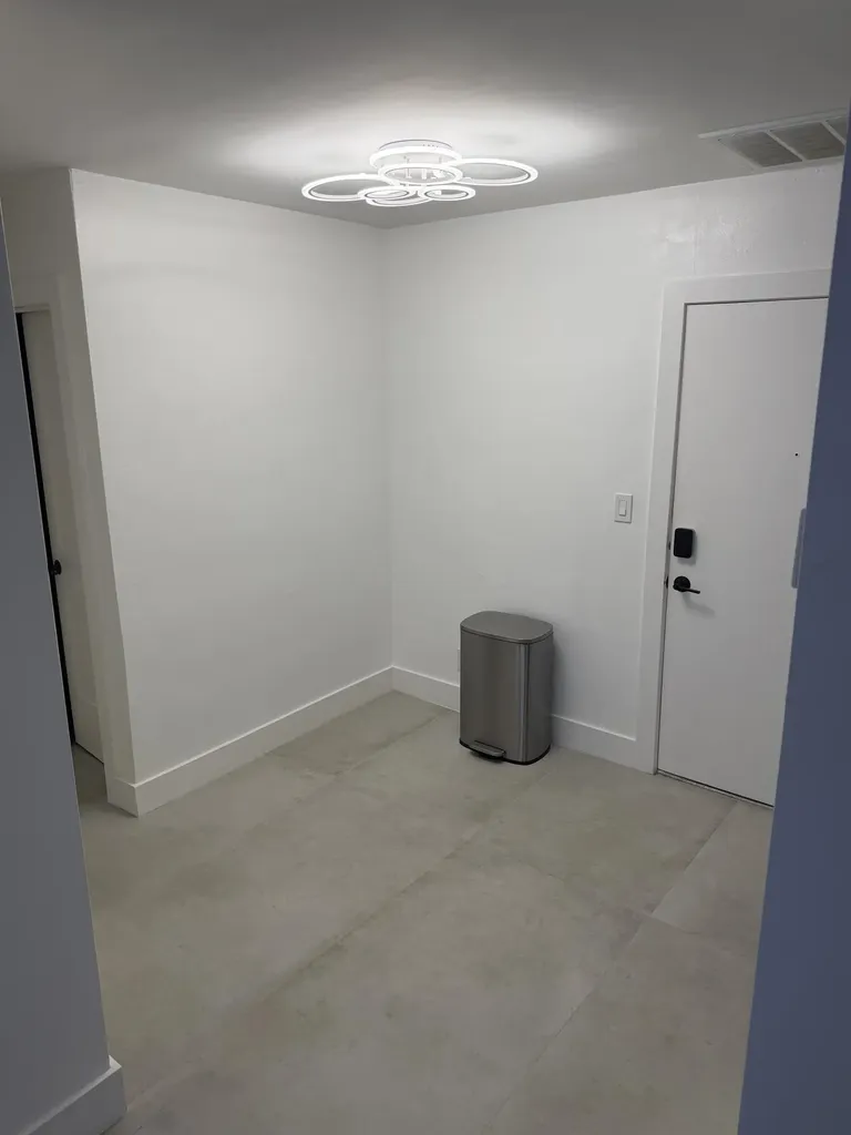 298 SW 6th Street Boca Raton FL 33432