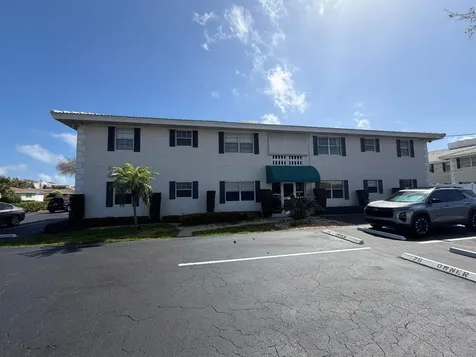 298 SW 6th Street Boca Raton FL 33432