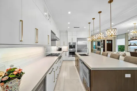 436 NE Wavecrest Way Boca Raton FL 33432