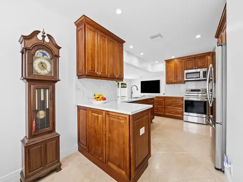 6611 NE 21st Lane Fort Lauderdale FL 33308
