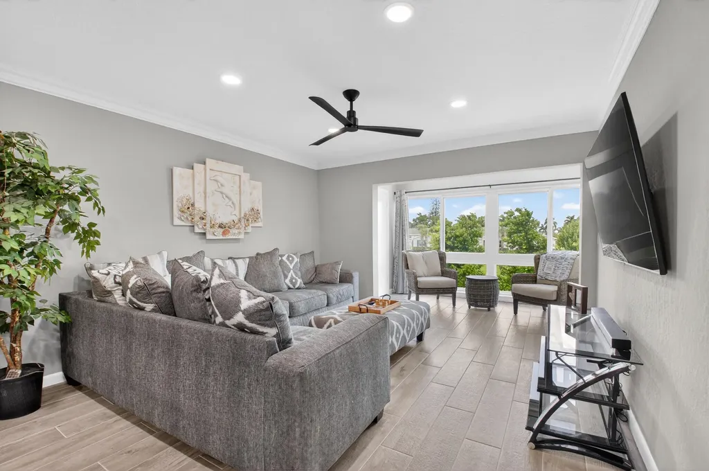 13767 Flora Place Delray Beach FL 33484