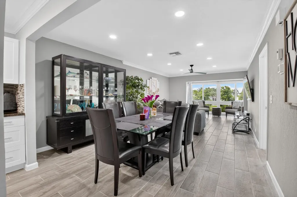 13767 Flora Place Delray Beach FL 33484