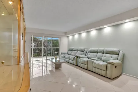 4701 Martinique Drive Coconut Creek FL 33066