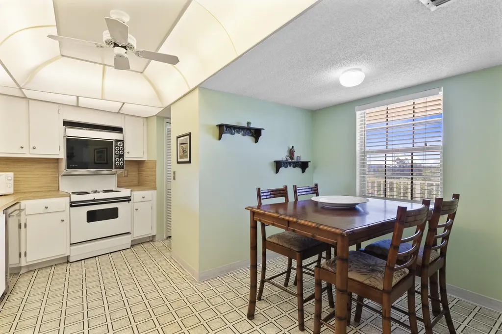 3499 Oaks Way Pompano Beach FL 33069