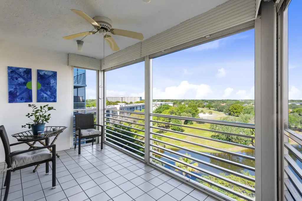 3499 Oaks Way Pompano Beach FL 33069