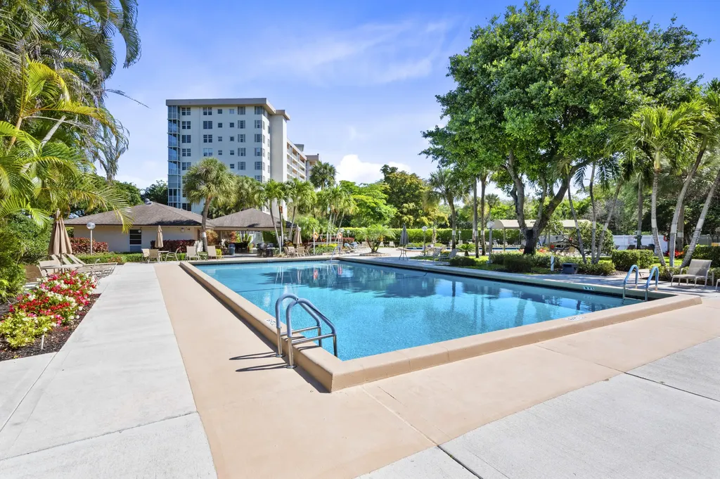 3499 Oaks Way Pompano Beach FL 33069