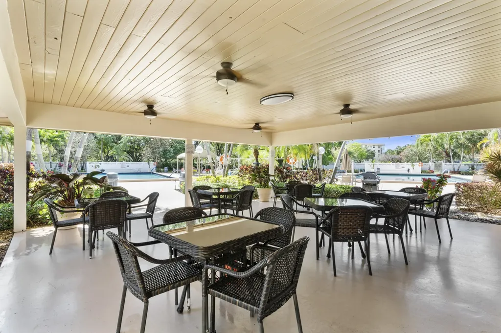3499 Oaks Way Pompano Beach FL 33069
