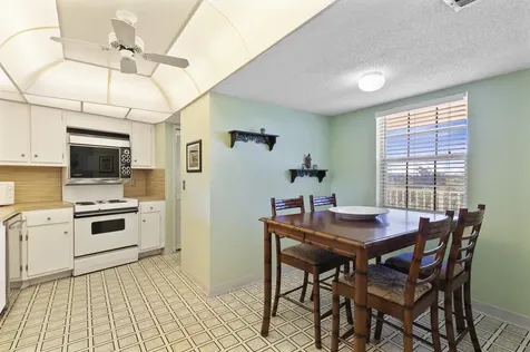 3499 Oaks Way Pompano Beach FL 33069