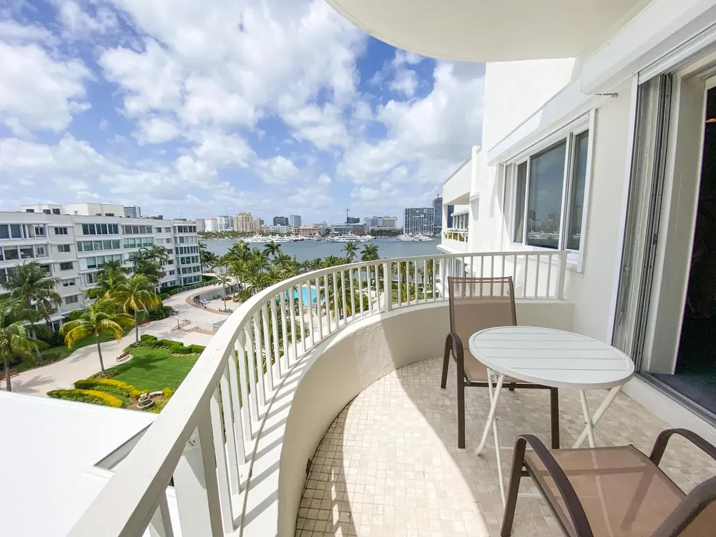 44 Cocoanut Row Palm Beach FL 33480