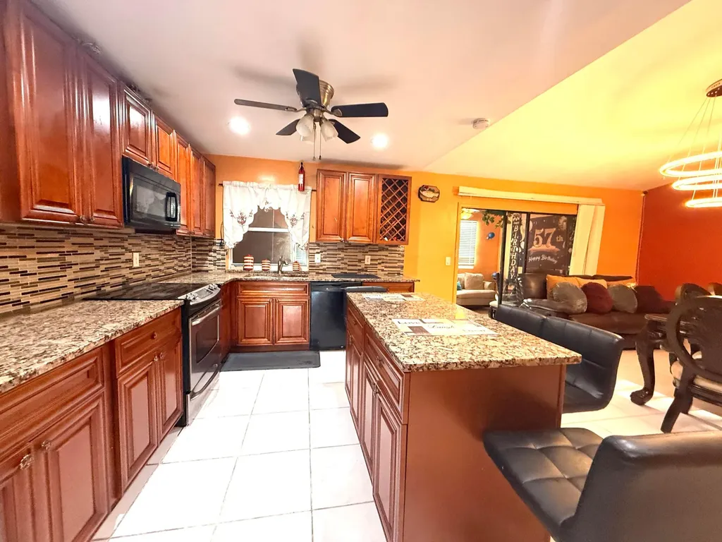 5279 W Woodstone Circle Circle W Lake Worth FL 33463