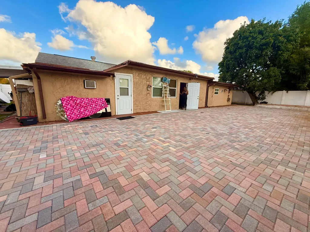 5279 W Woodstone Circle Circle W Lake Worth FL 33463