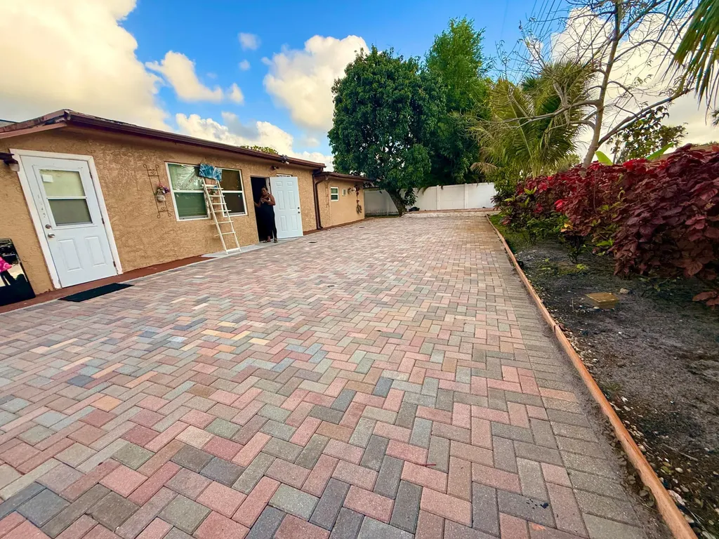 5279 W Woodstone Circle Circle W Lake Worth FL 33463