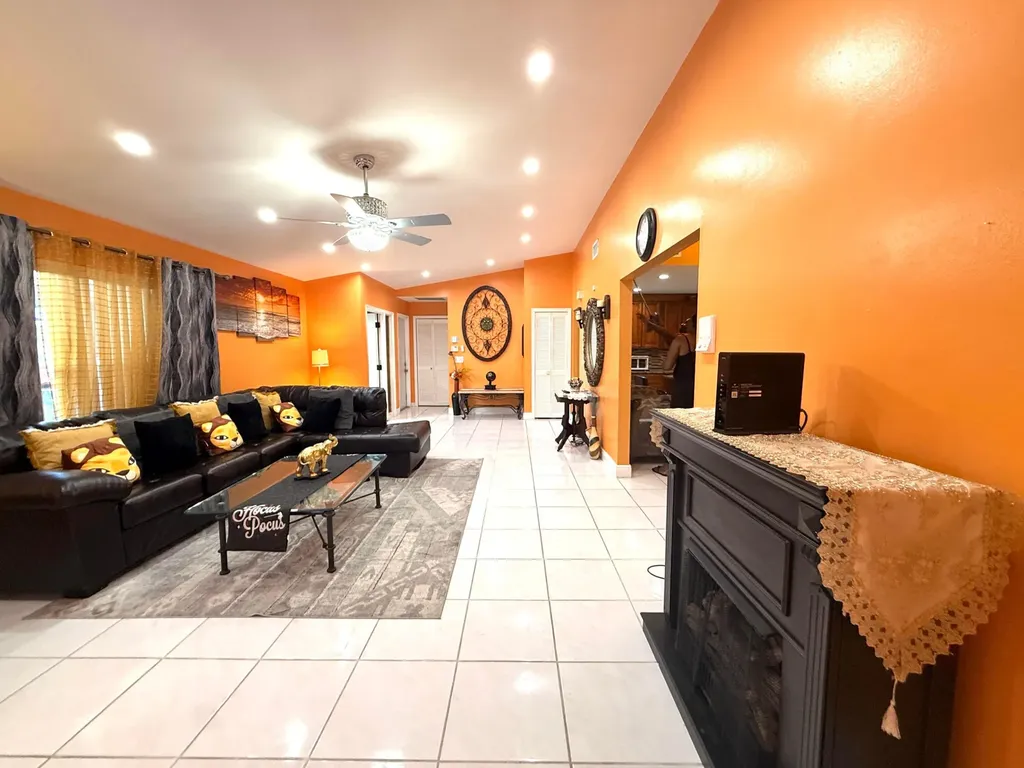 5279 W Woodstone Circle Circle W Lake Worth FL 33463