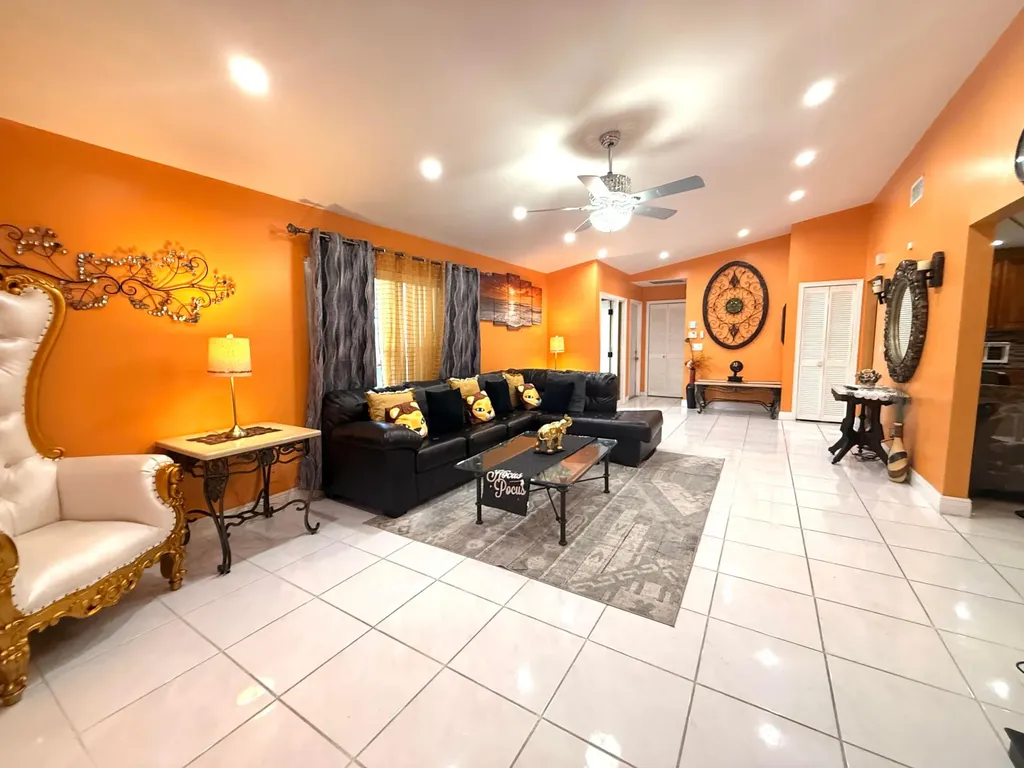 5279 W Woodstone Circle Circle W Lake Worth FL 33463