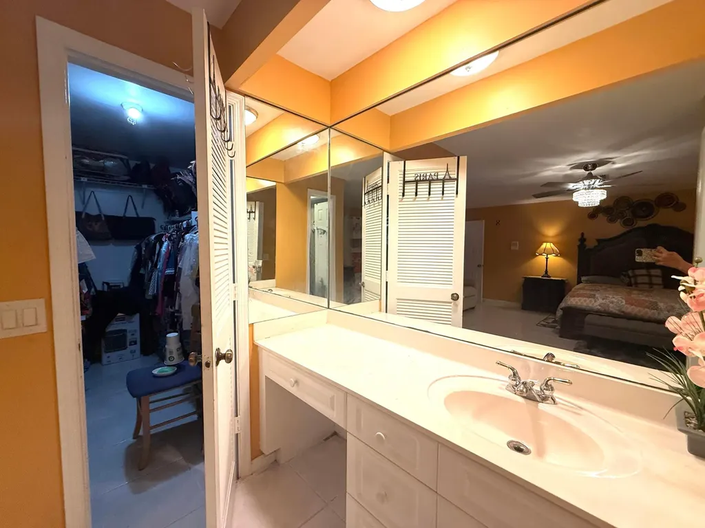 5279 W Woodstone Circle Circle W Lake Worth FL 33463
