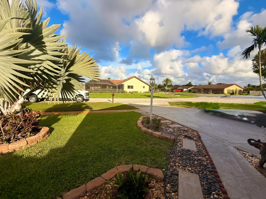 5279 W Woodstone Circle Circle W Lake Worth FL 33463