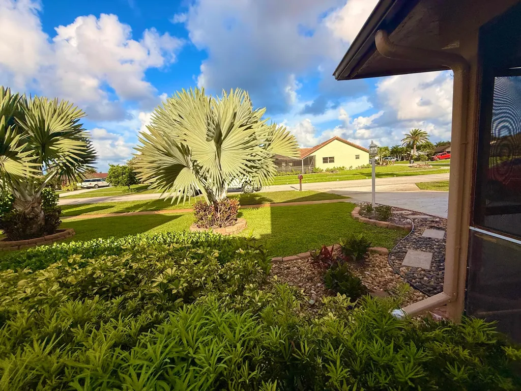 5279 W Woodstone Circle Circle W Lake Worth FL 33463