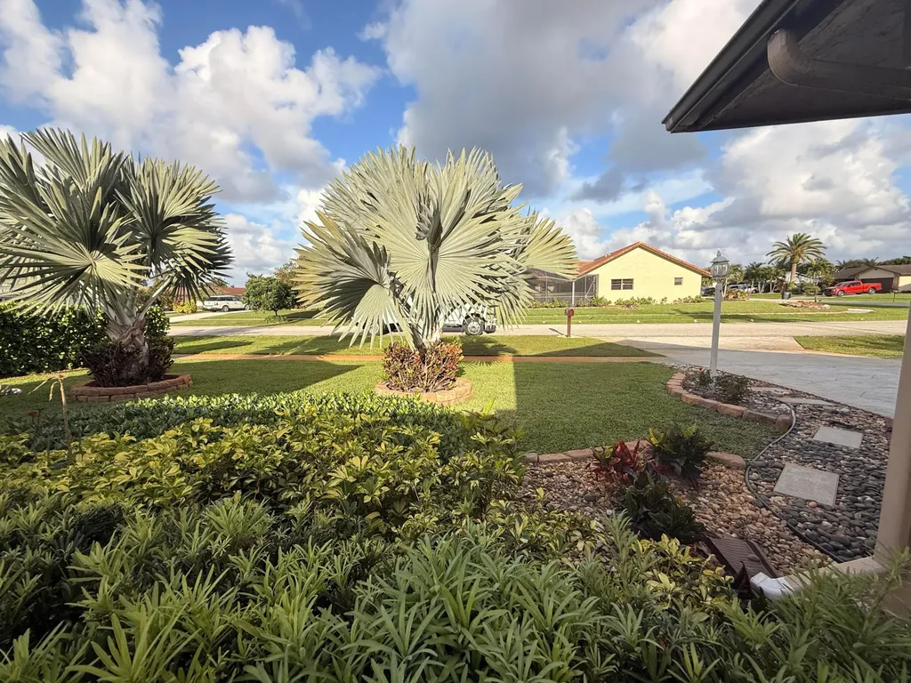 5279 W Woodstone Circle Circle W Lake Worth FL 33463