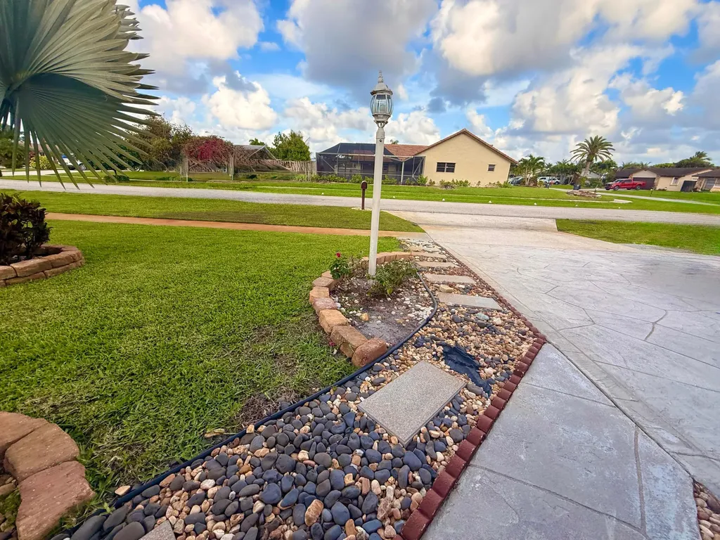 5279 W Woodstone Circle Circle W Lake Worth FL 33463