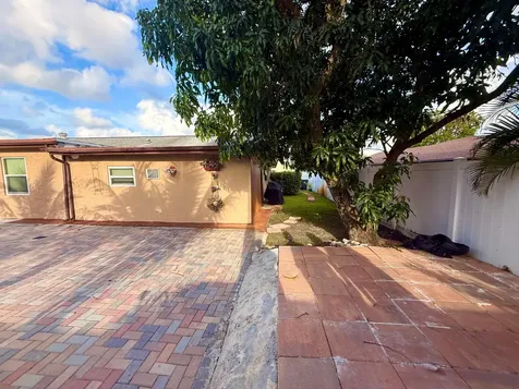 5279 W Woodstone Circle Circle W Lake Worth FL 33463