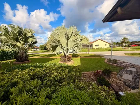 5279 W Woodstone Circle Circle W Lake Worth FL 33463