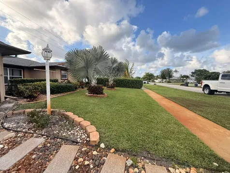5279 W Woodstone Circle Circle W Lake Worth FL 33463