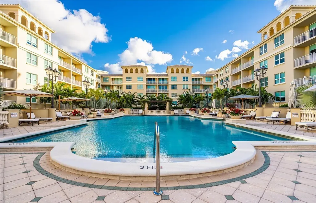 99 SE Mizner Boulevard Boca Raton FL 33432