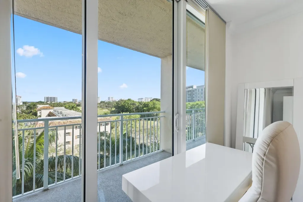 99 SE Mizner Boulevard Boca Raton FL 33432