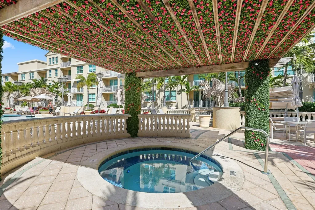 99 SE Mizner Boulevard Boca Raton FL 33432