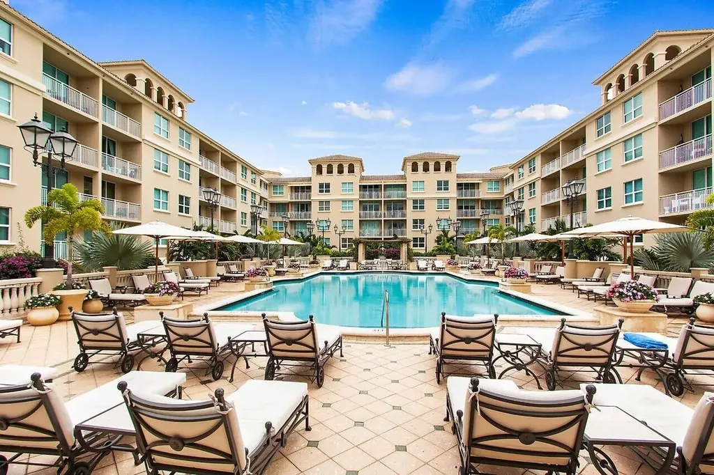 99 SE Mizner Boulevard Boca Raton FL 33432
