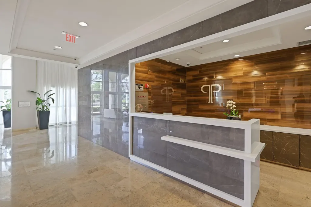 99 SE Mizner Boulevard Boca Raton FL 33432