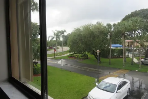 193 Lakeview Drive Weston FL 33326