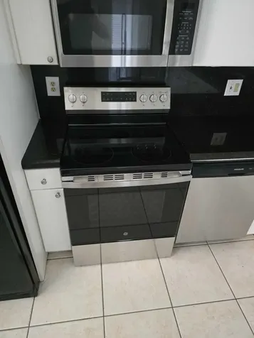 193 Lakeview Drive Weston FL 33326