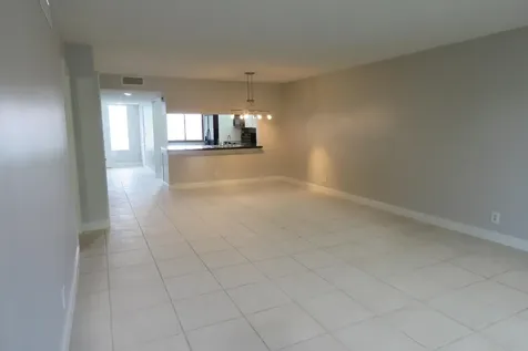193 Lakeview Drive Weston FL 33326