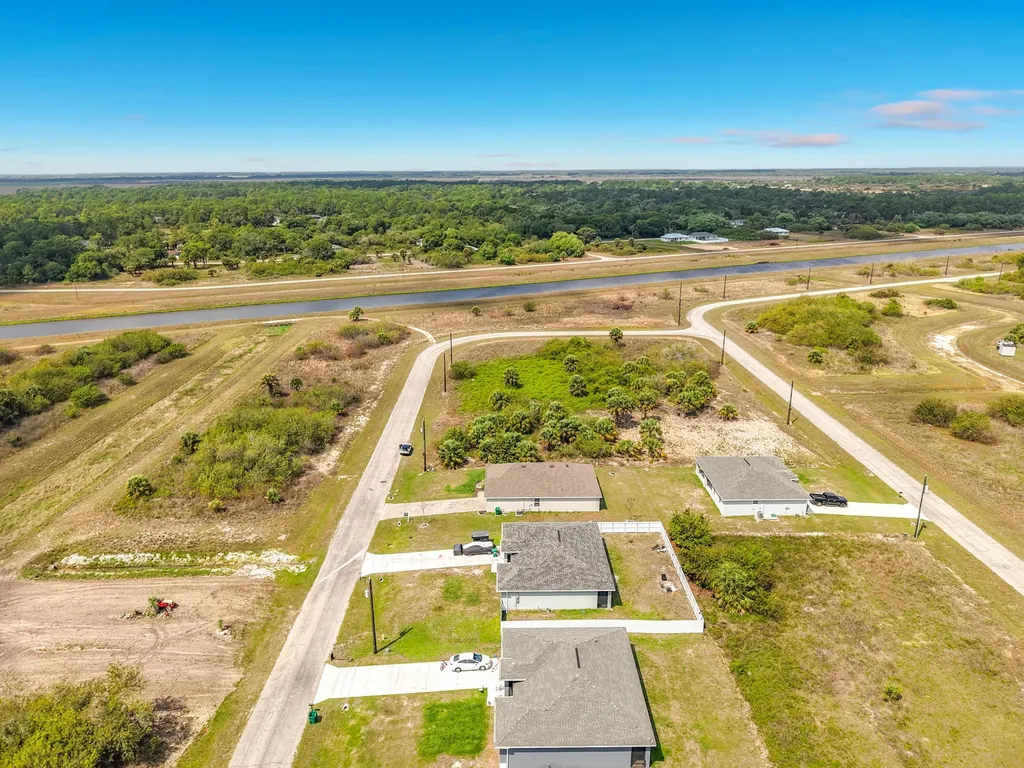 524 W Glendale Avenue Labelle FL 33935