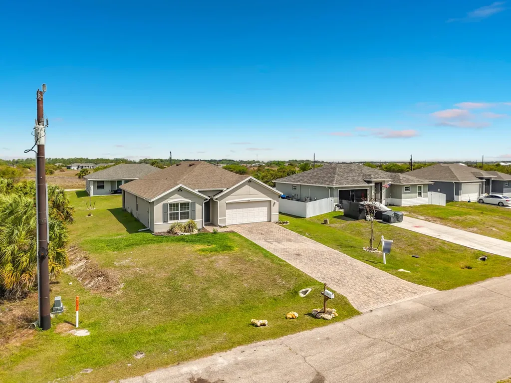 524 W Glendale Avenue Labelle FL 33935