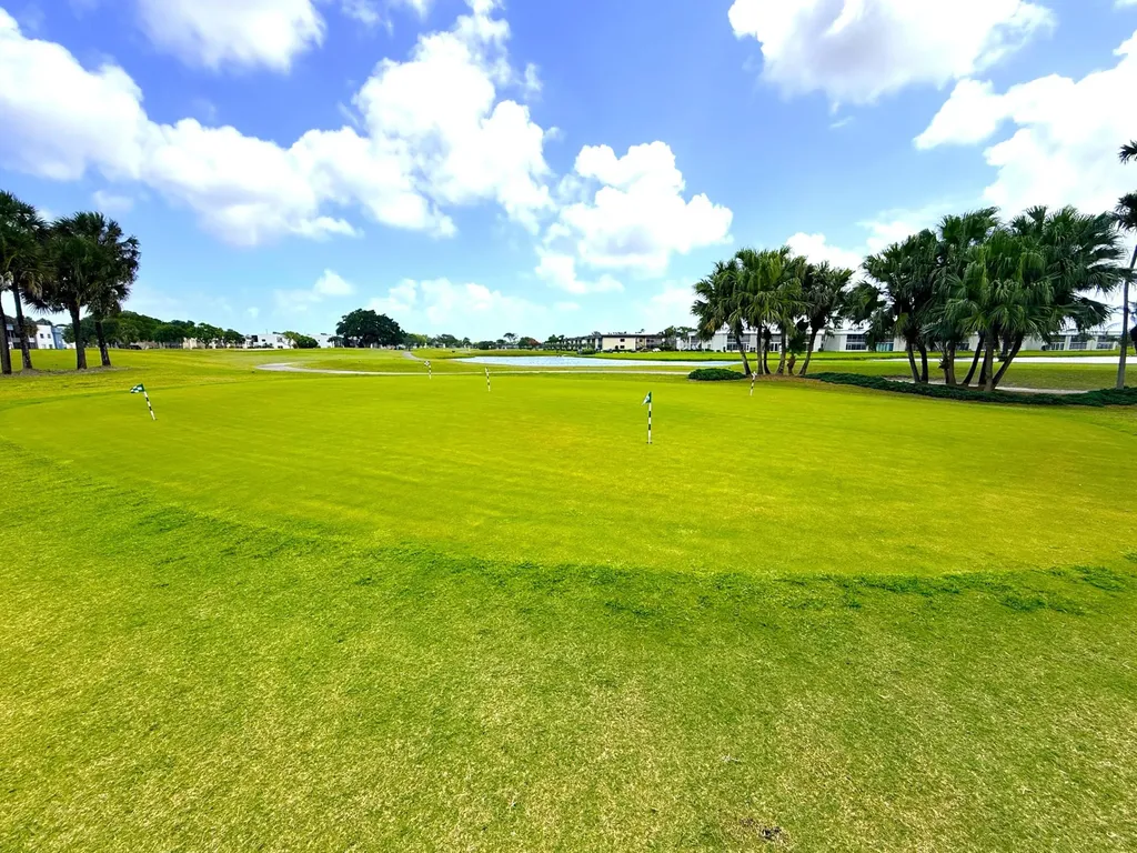 586 Normandy M Delray Beach FL 33484