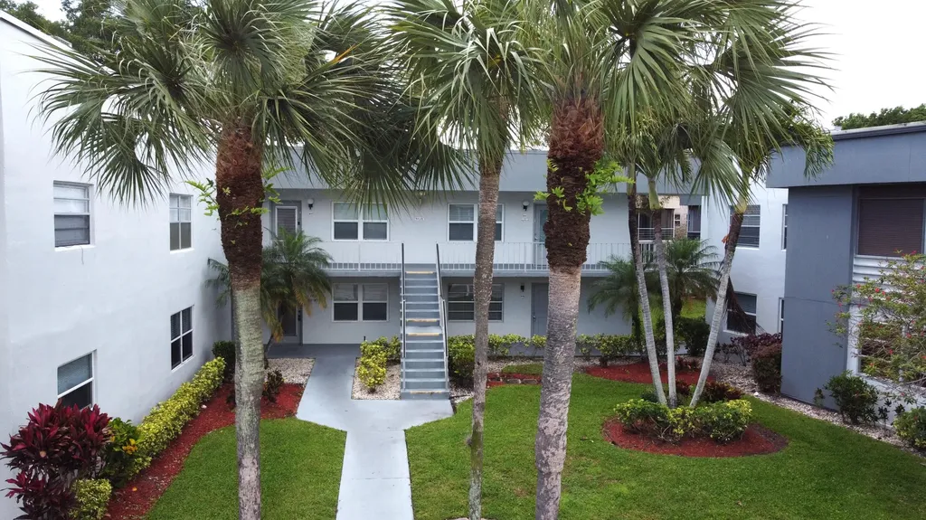 586 Normandy M Delray Beach FL 33484