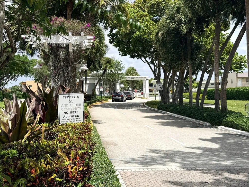 586 Normandy M Delray Beach FL 33484