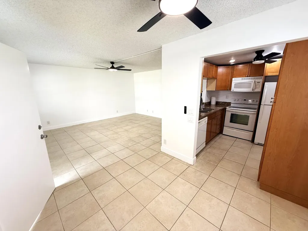 586 Normandy M Delray Beach FL 33484