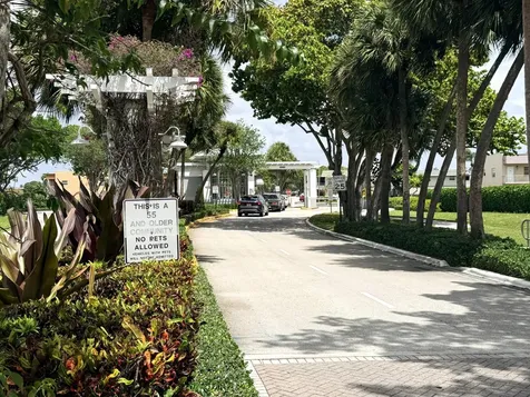 586 Normandy M Delray Beach FL 33484