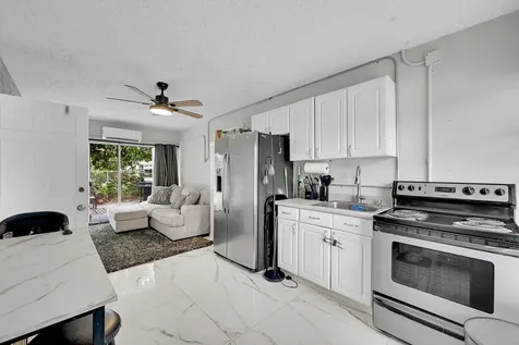 1331 S Palmway Lake Worth Beach FL 33460