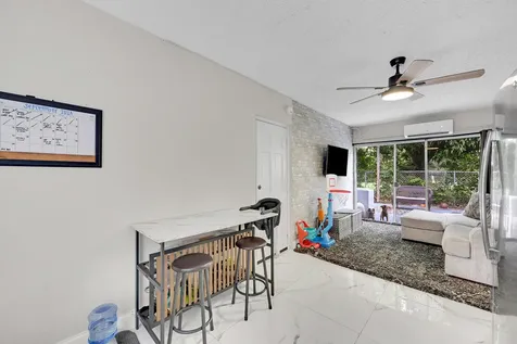 1331 S Palmway Lake Worth Beach FL 33460